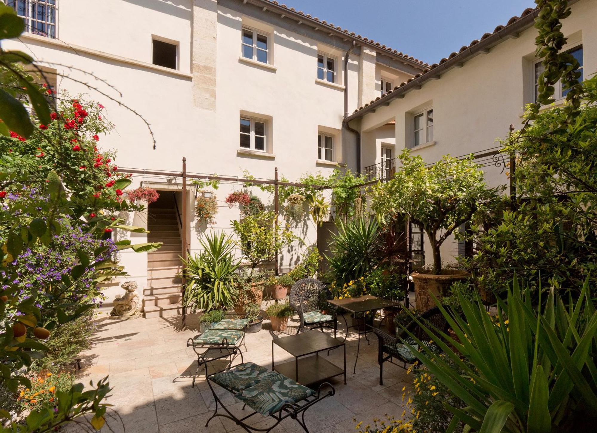 La Maison Des Augustins 4 Stars Et Fitness Bed & Breakfast Avignon