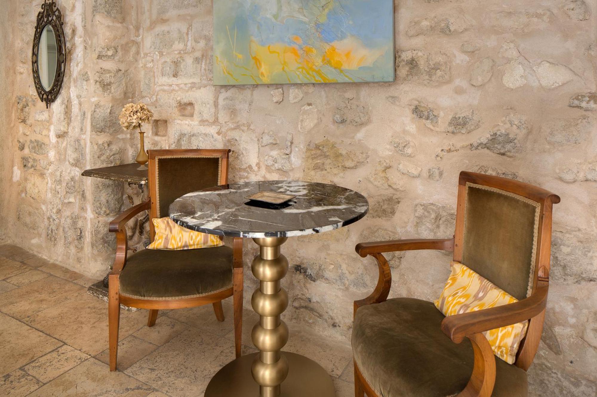 Bed & Breakfast La Maison Des Augustins 4 Stars Et Fitness Avignon