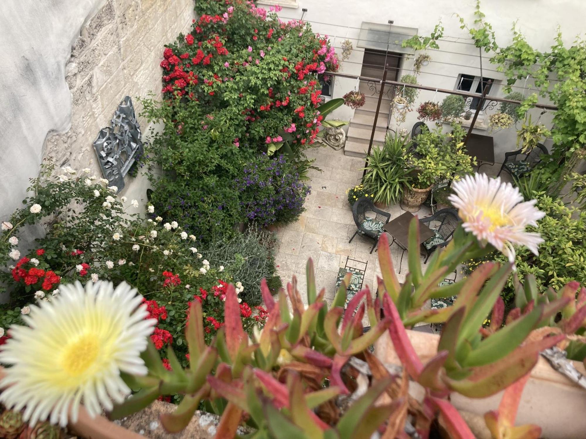 La Maison Des Augustins 4 Stars Et Fitness Bed & Breakfast 4*